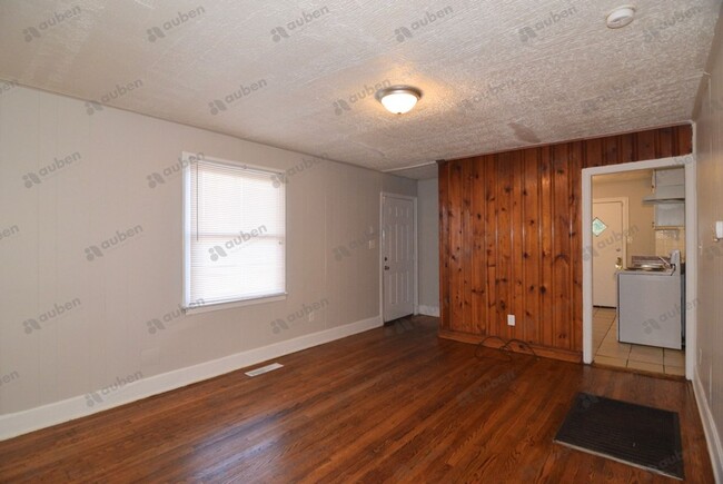 Building Photo - Section 8 OK!!! All Electric 3 Bed/2 Bath