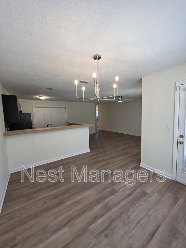 Building Photo - 6780 Willowbrook Dr