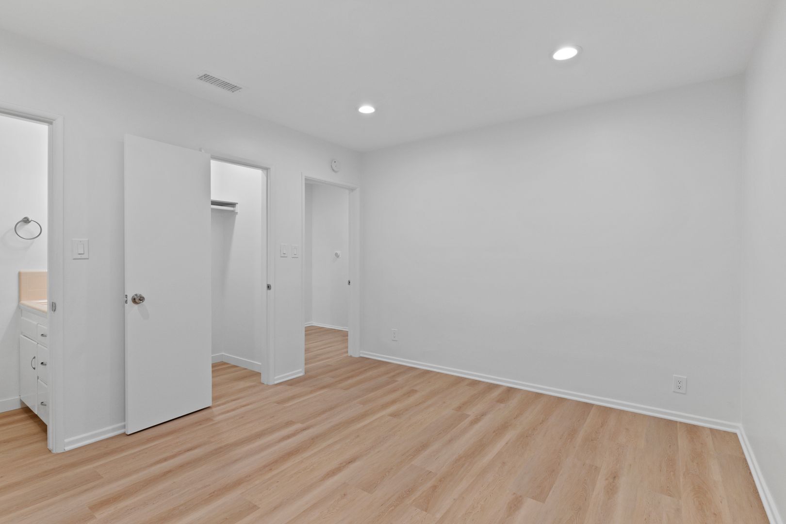 Building Photo - 237 Belmont Ave