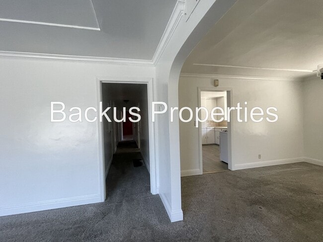 Building Photo - Wonderful one level home in South Salinas