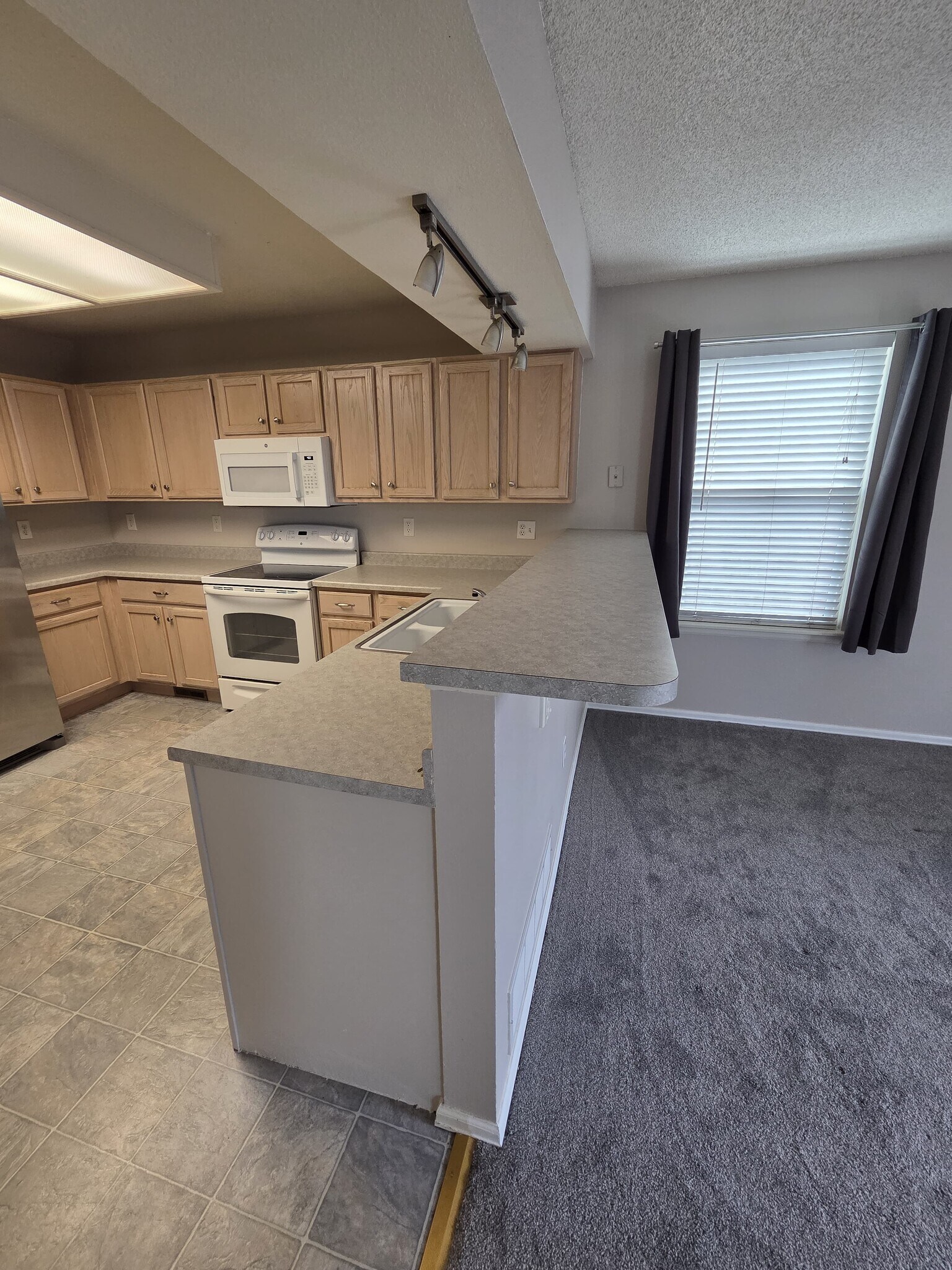 Building Photo - 5016 Prairie Grass Ln