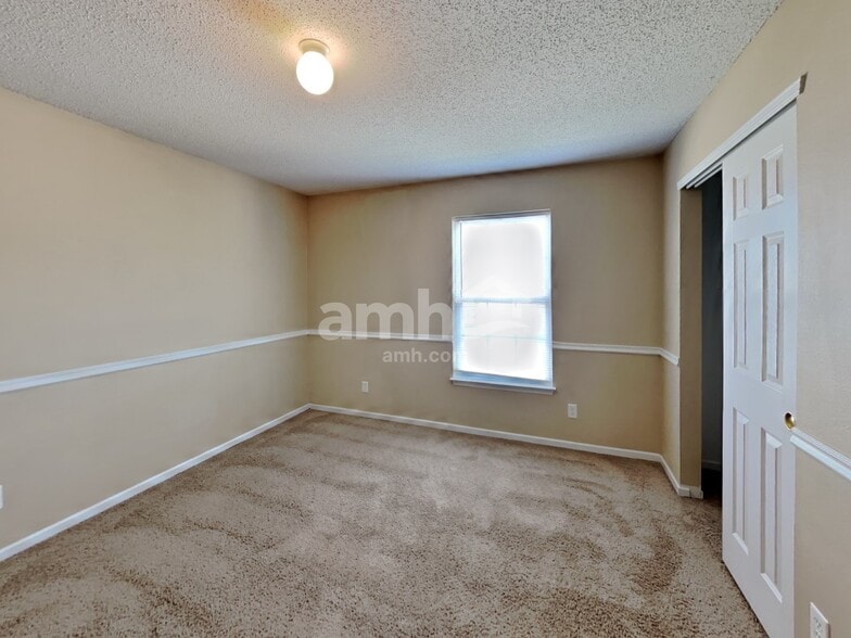 Building Photo - 6804 Woodland Heights Dr