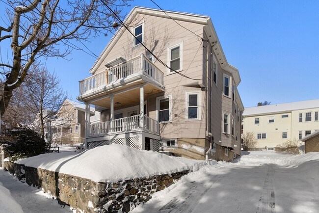 Building Photo - 97 Bow St