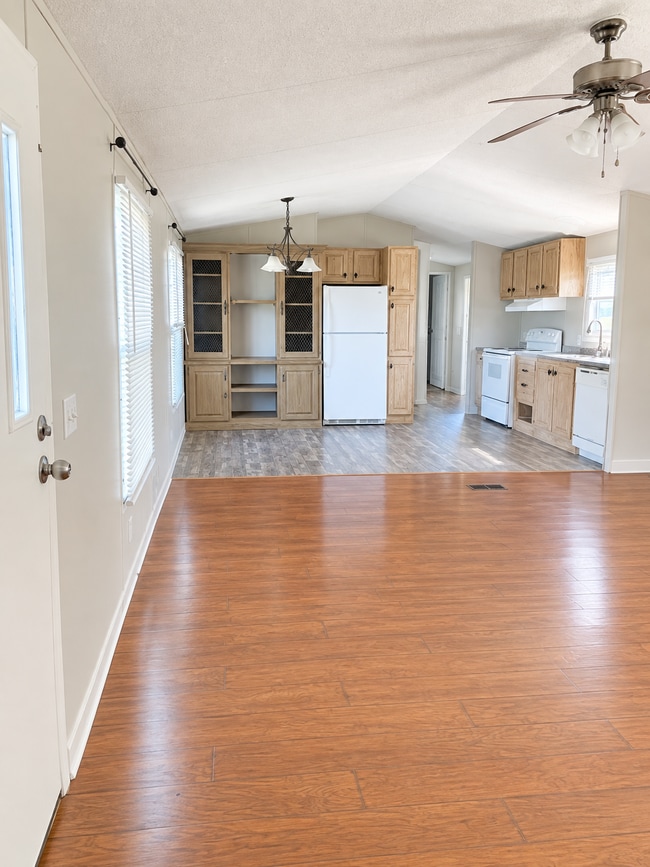 Building Photo - 1635 Grand Bois Rd