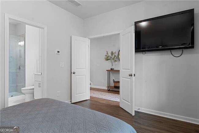 Building Photo - 4391 Gillon Cir SE