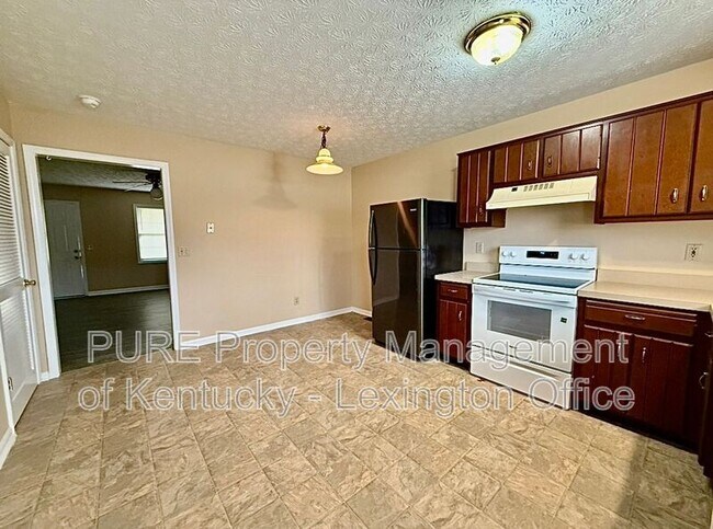 Building Photo - 198 Daisy St