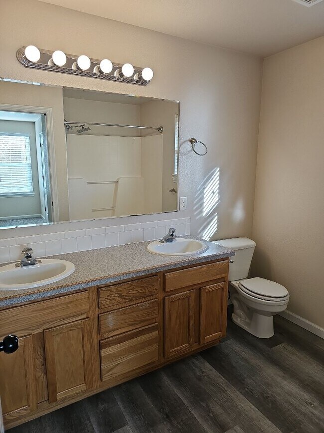 Building Photo - Cute Nampa home in one of  the most desirable neighborhoods. Fabulous location. 7159 E. Hampton.