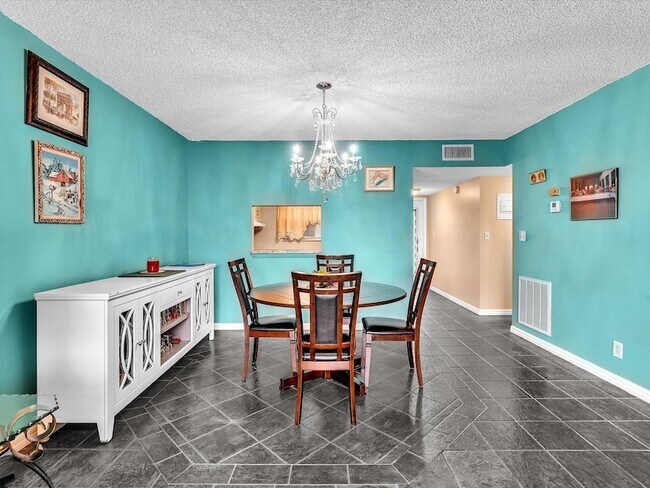 Building Photo - 6570 Royal Palm Blvd