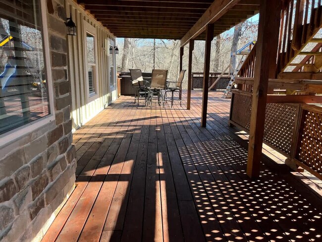 Building Photo - 1906 Almand Dr