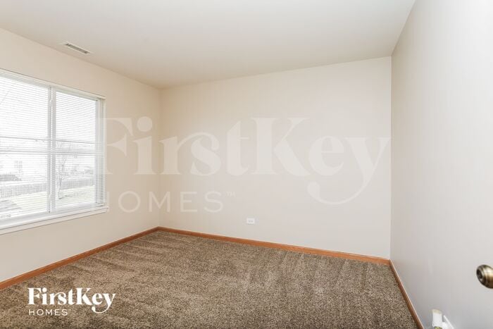 Building Photo - 2733 River Bend Ln
