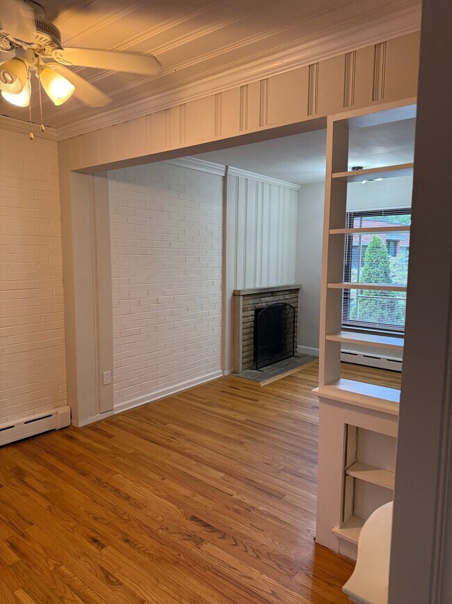 Building Photo - 1614 Beacon St
