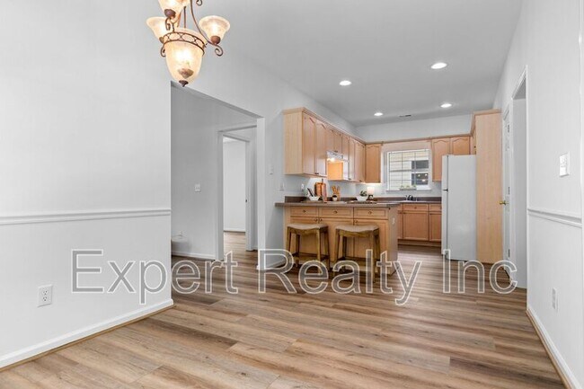 Building Photo - 9305 Brook Forest Cir