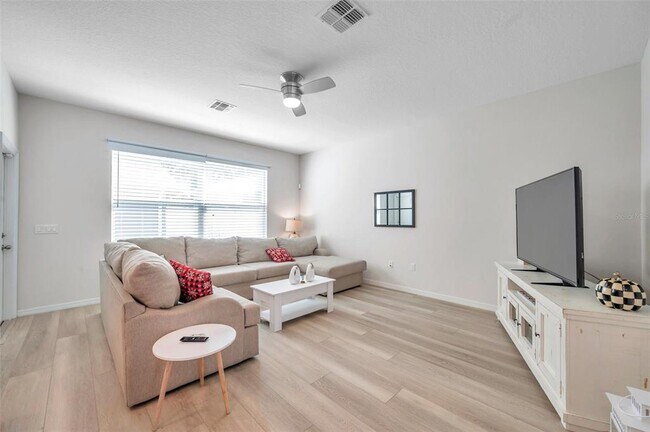 Building Photo - 4966 Avalon Park Blvd