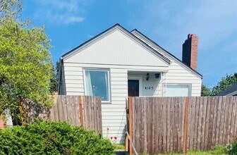 Building Photo - West Seattle Home
