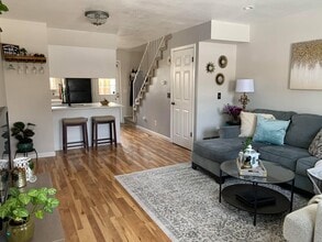 Building Photo - 6702 S Independence St