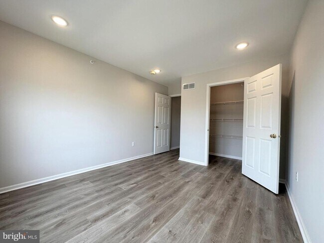 Building Photo - 202 Shannon Ct