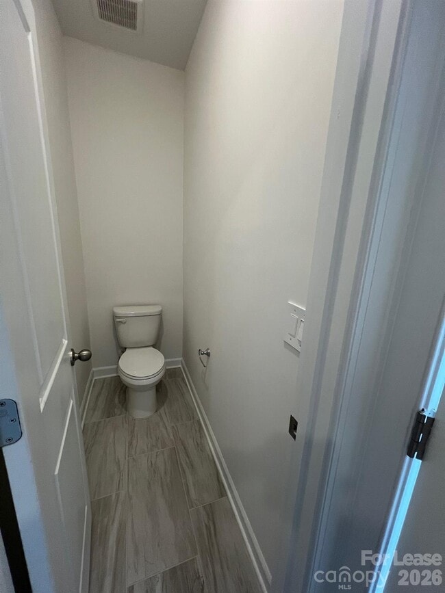 Building Photo - 1548 31st St NE