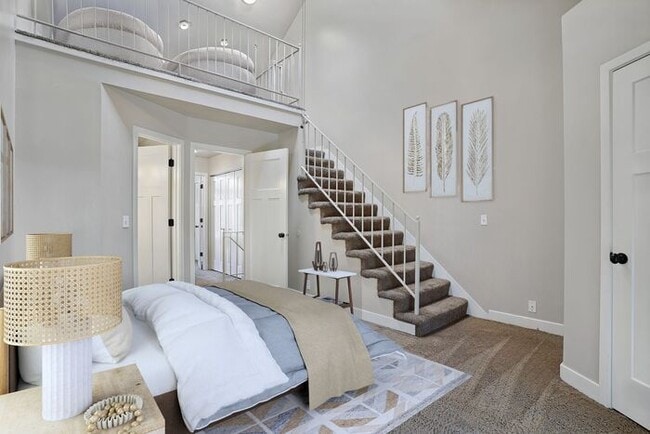 Building Photo - Spacious 2 Bed 1.5 Bath Townhome in Murray ! $500 Amazon Gift Card!