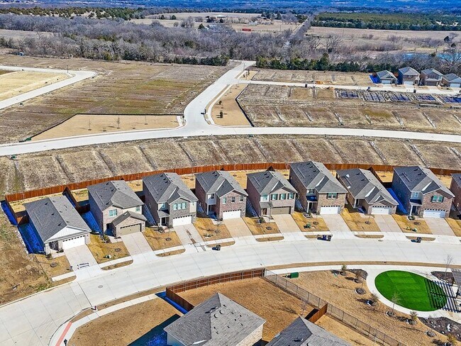 Building Photo - 2122 Mdw Pk Dr