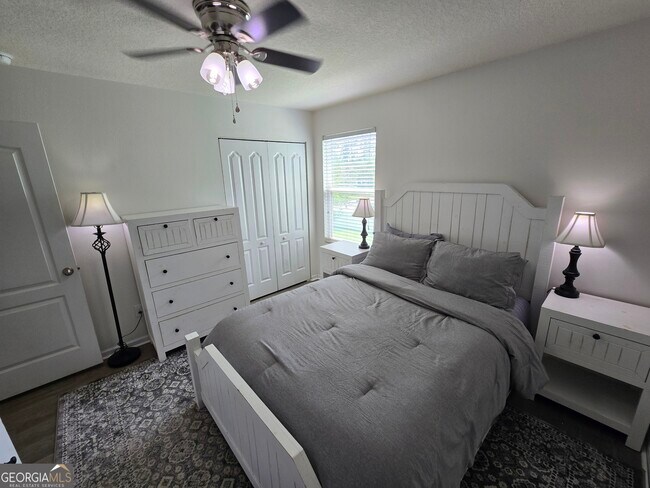 Building Photo - 101 Cedar Breeze Dr