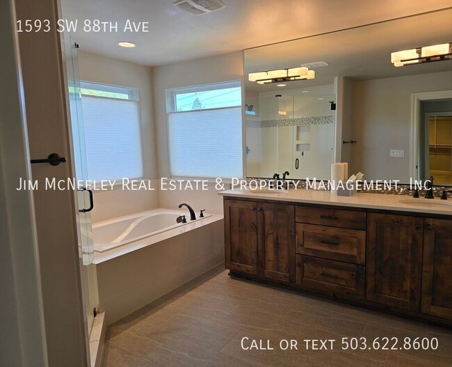 Building Photo - LUXURY 4BR + DEN 3 FULL BATH - CEDAR MILL-...