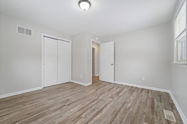 Building Photo - 3 bed 1 Bath Single family home in Valley Township