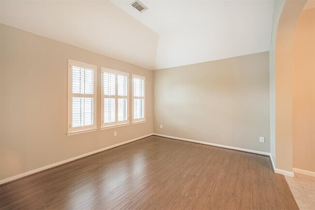 Building Photo - 7726 Trophy Pl Dr