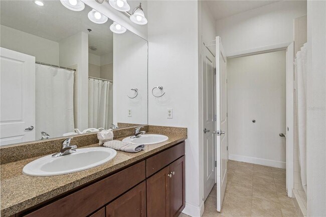 Building Photo - 151 E Washington St