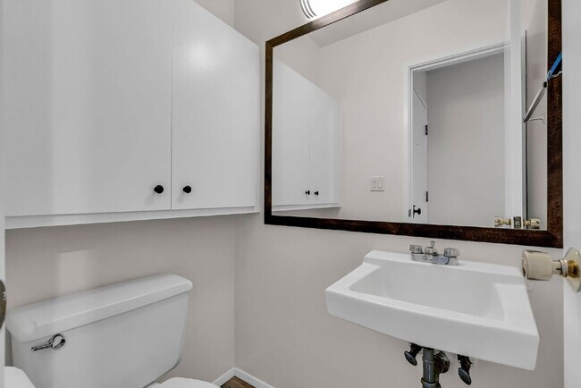 Building Photo - "Charming 2-Bed Condo Oasis in Walnut Cree...