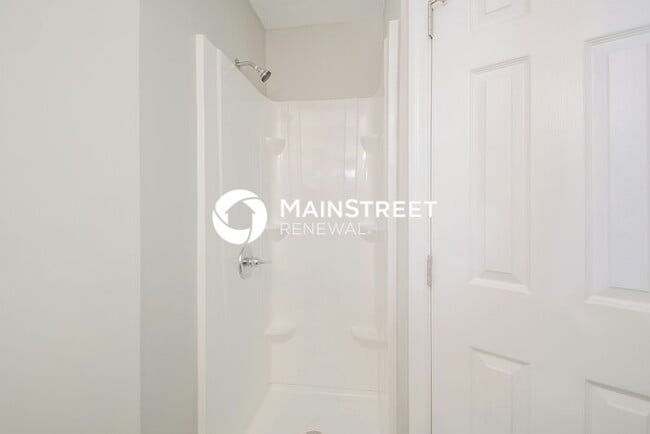Building Photo - 3 Bedroom Pet-Friendly Home in Birmingham, AL with Main Street Renewal