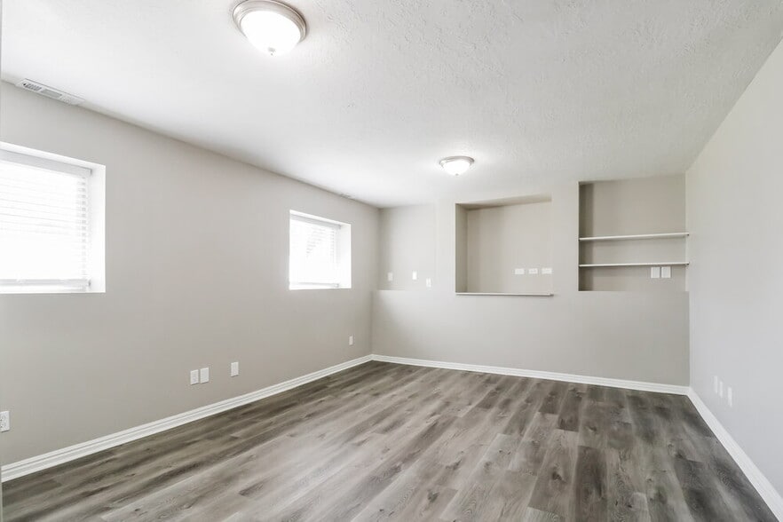 Building Photo - 3914 W 4700 S