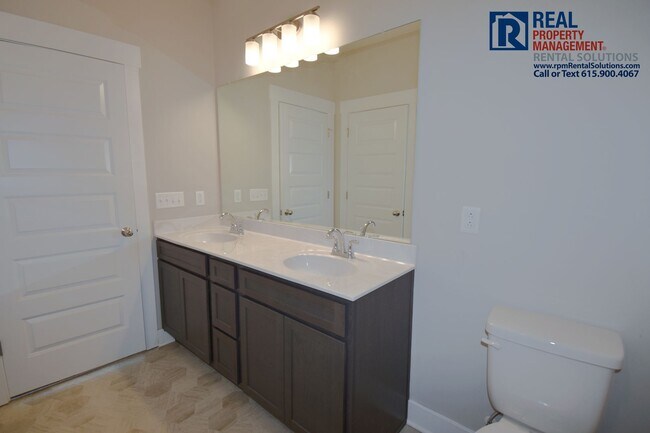 Building Photo - 2432 Fig Dr