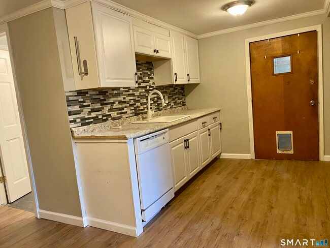 Building Photo - 43 Rodney St