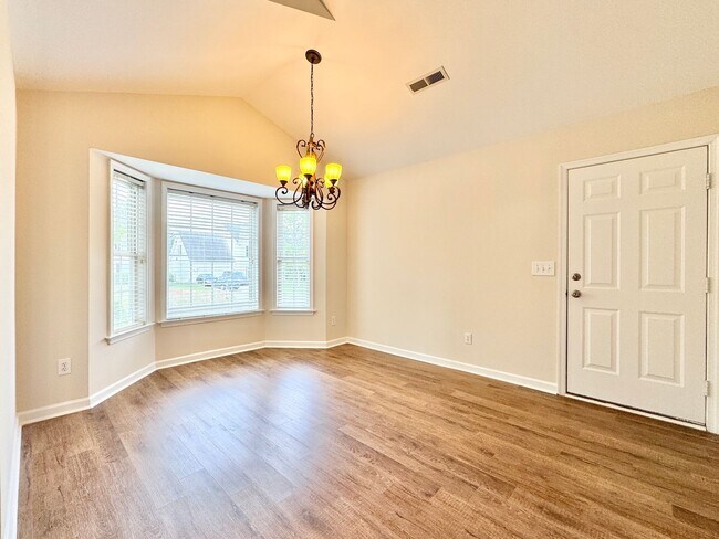 Building Photo - Adorable 3 Bedroom Home in High Point!