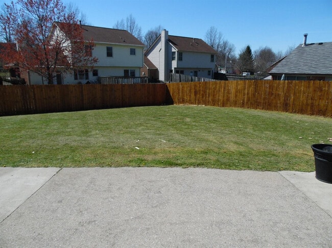 Building Photo - 1305 Amherst Dr