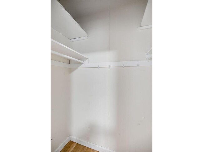 Building Photo - 1588 W Highland Pkwy
