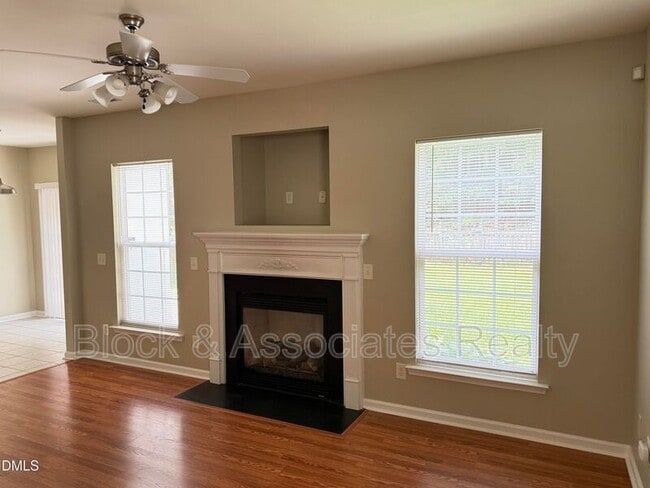Building Photo - 1414 Crimson Creek Dr