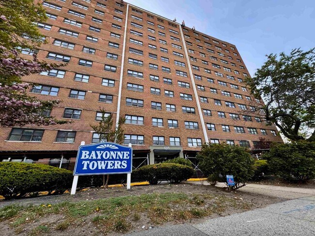 Building Photo - 1225 John F. Kennedy Blvd