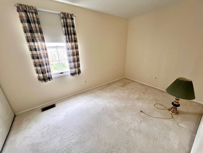 Building Photo - Beautiful Home - 3 Bedroom 2.5 Bathroom - ...