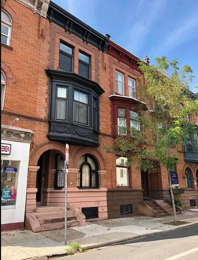 Building Photo - 280 S 23rd St