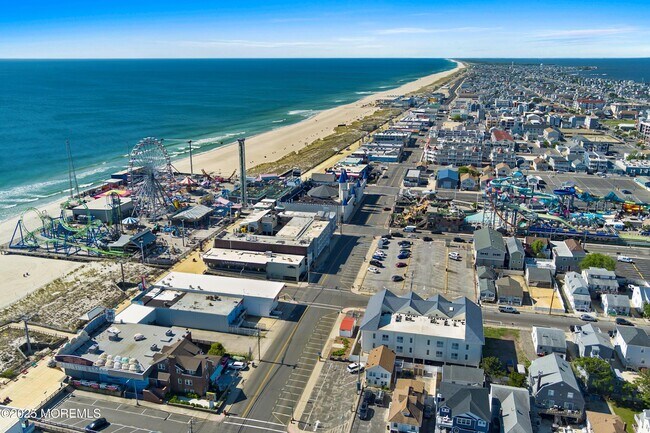 Building Photo - 132 Sampson Ave