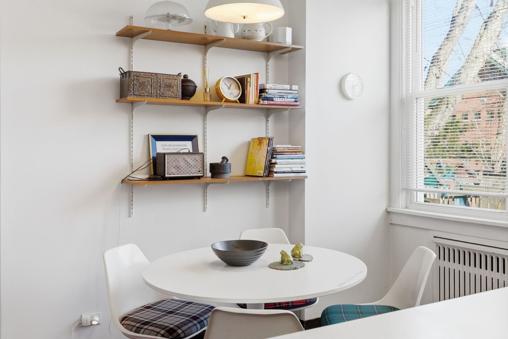 Building Photo - 2001 Orrington Ave