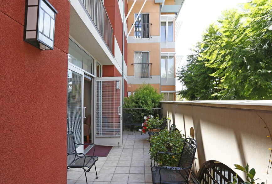 Atrium Garden Studios