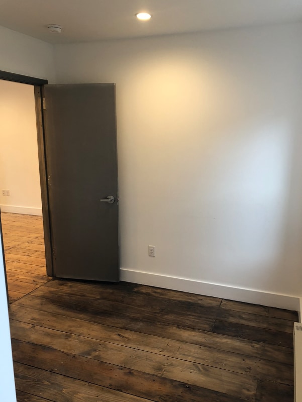 Building Photo - 233 1st St