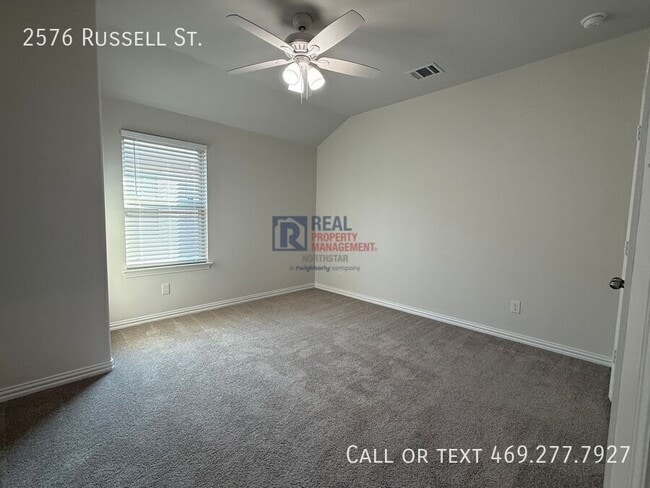 Building Photo - 2576 Russell St
