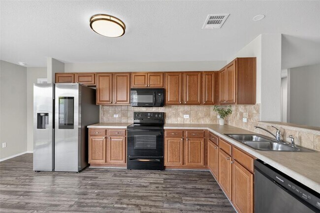Building Photo - 313 Wimberley St