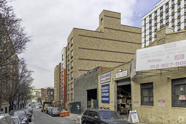 Building Photo - New Roads Plaza