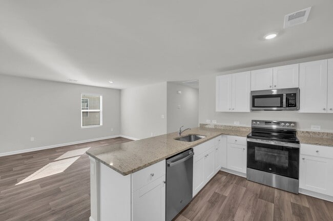 Building Photo - ***MOVE-IN SPECIAL*** $500 OFF OF YOUR FIR...