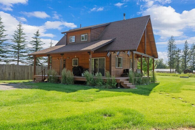 Primary Photo - Luxury A-Frame Cabin in Columbia Falls — N...