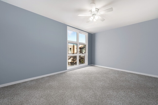 Building Photo - 2389 N Wayne Ave